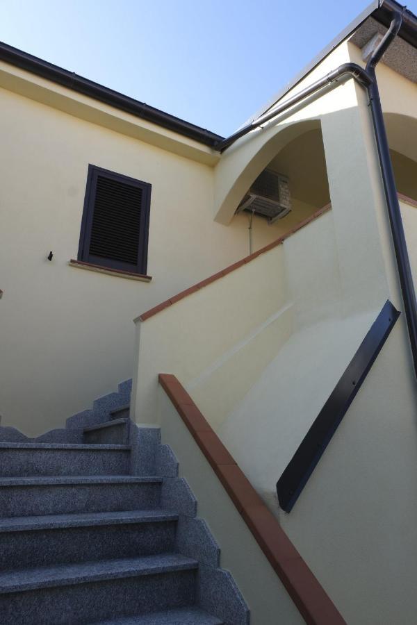 Aria Di Vacanza - Gelsi Olbia Exterior photo